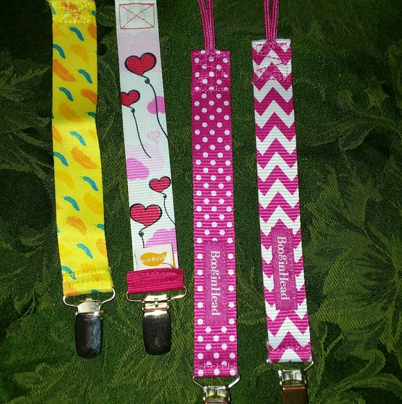 None Other - 👶paci clips🌻